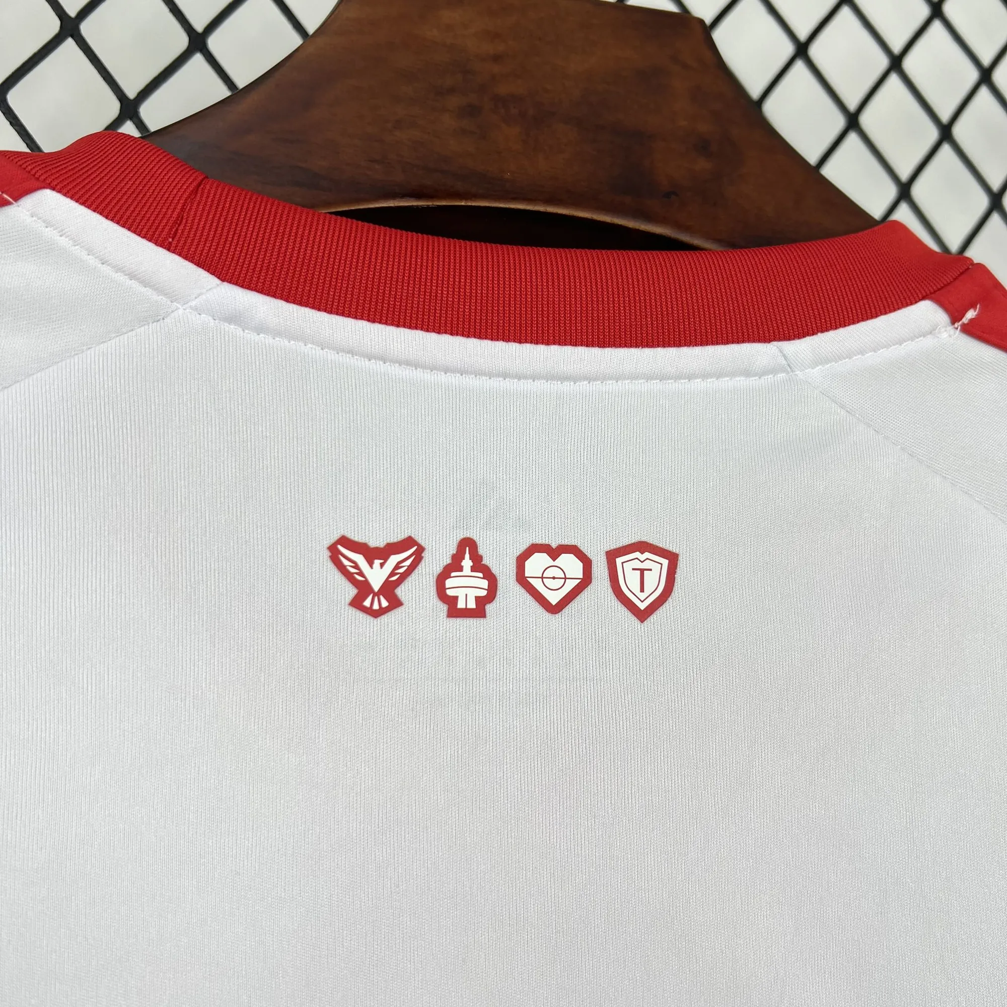 26-27 Toronto FC Mens Away Kit Football T-Shirt AAAAJersey Supply Yupoo 9 6