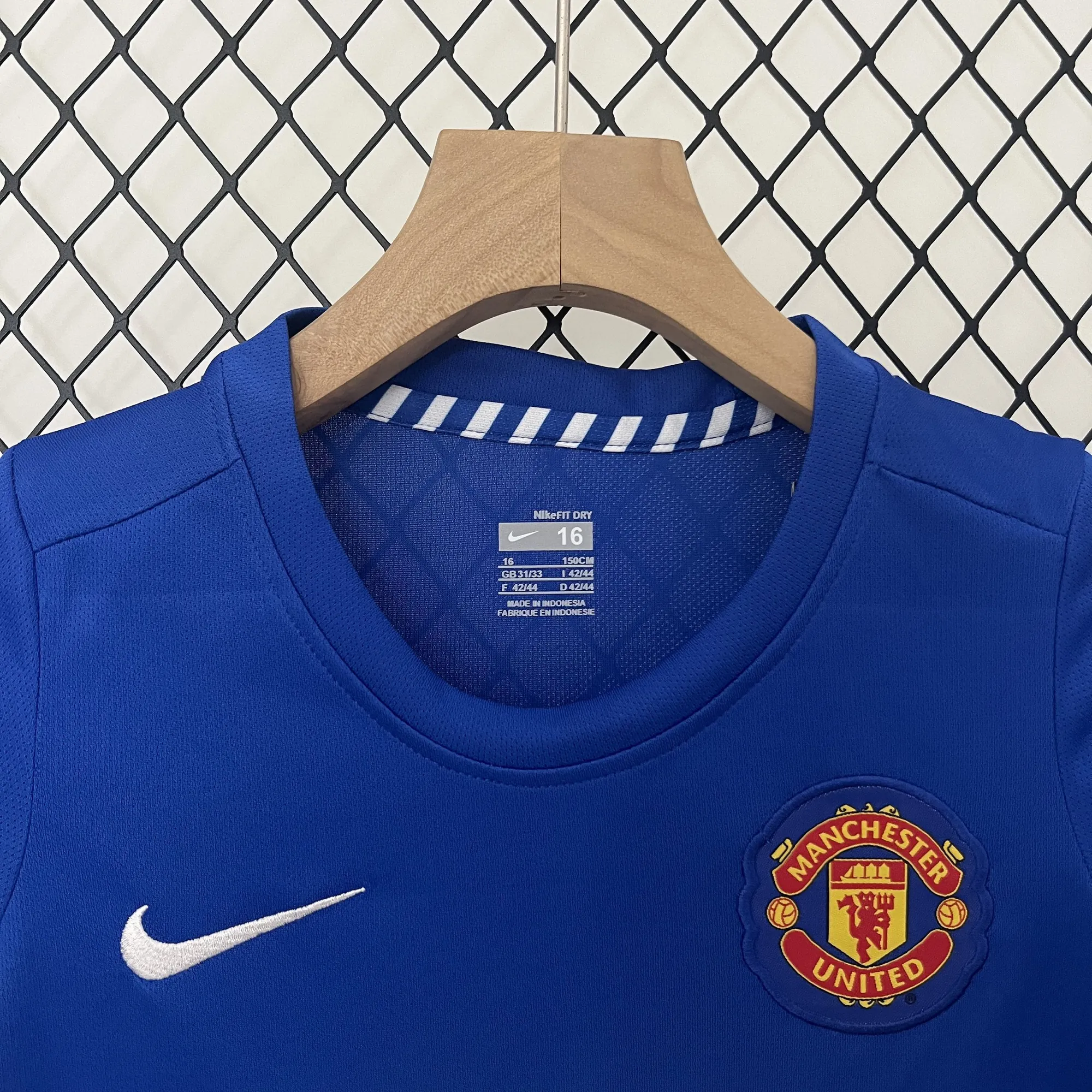 08-09 Manchester United Third Retro Kid Kits Children Sets Jerseys Supllier Yupoo 6