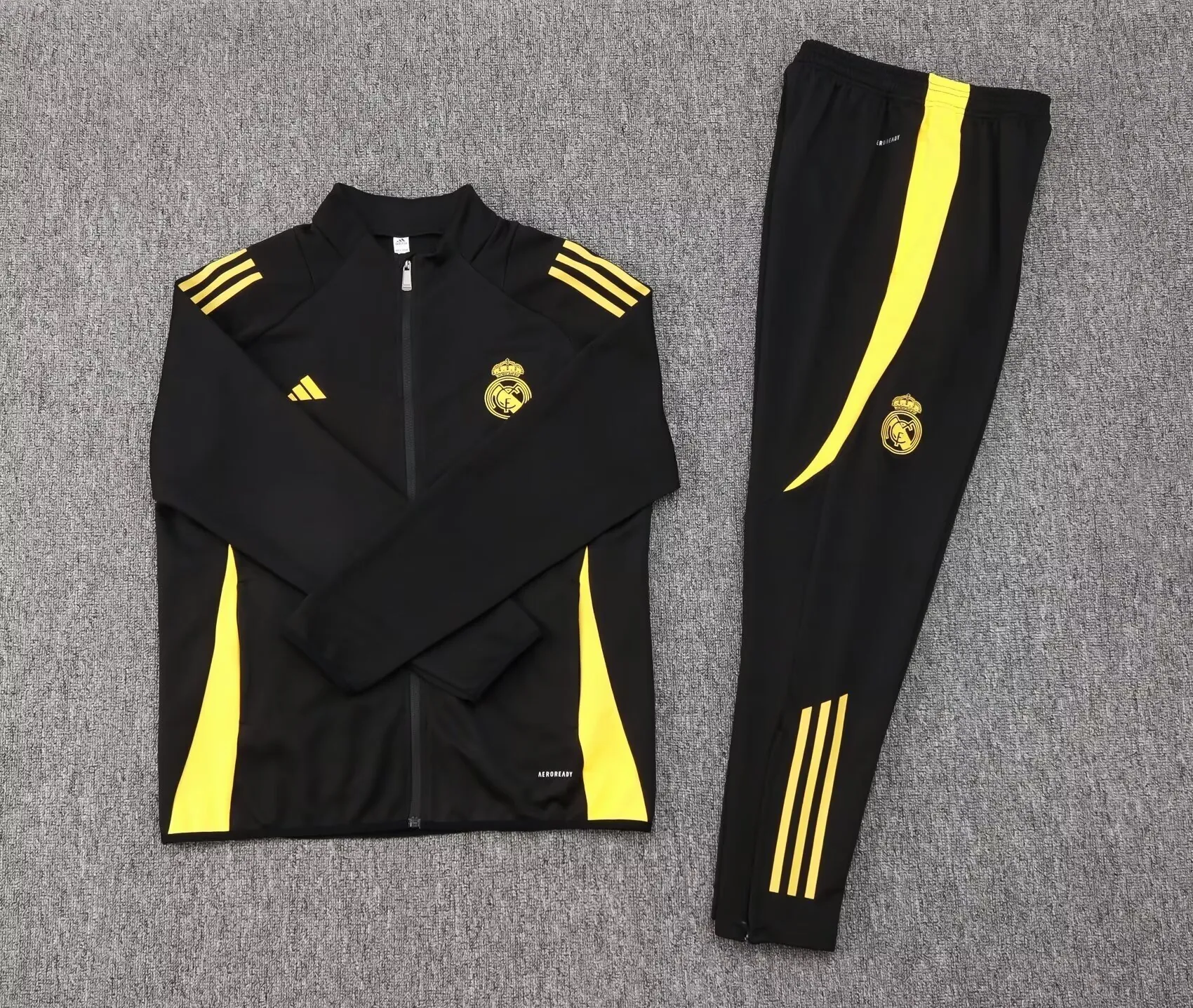 24-25 Real Madrid Jackets Football Shirts 1