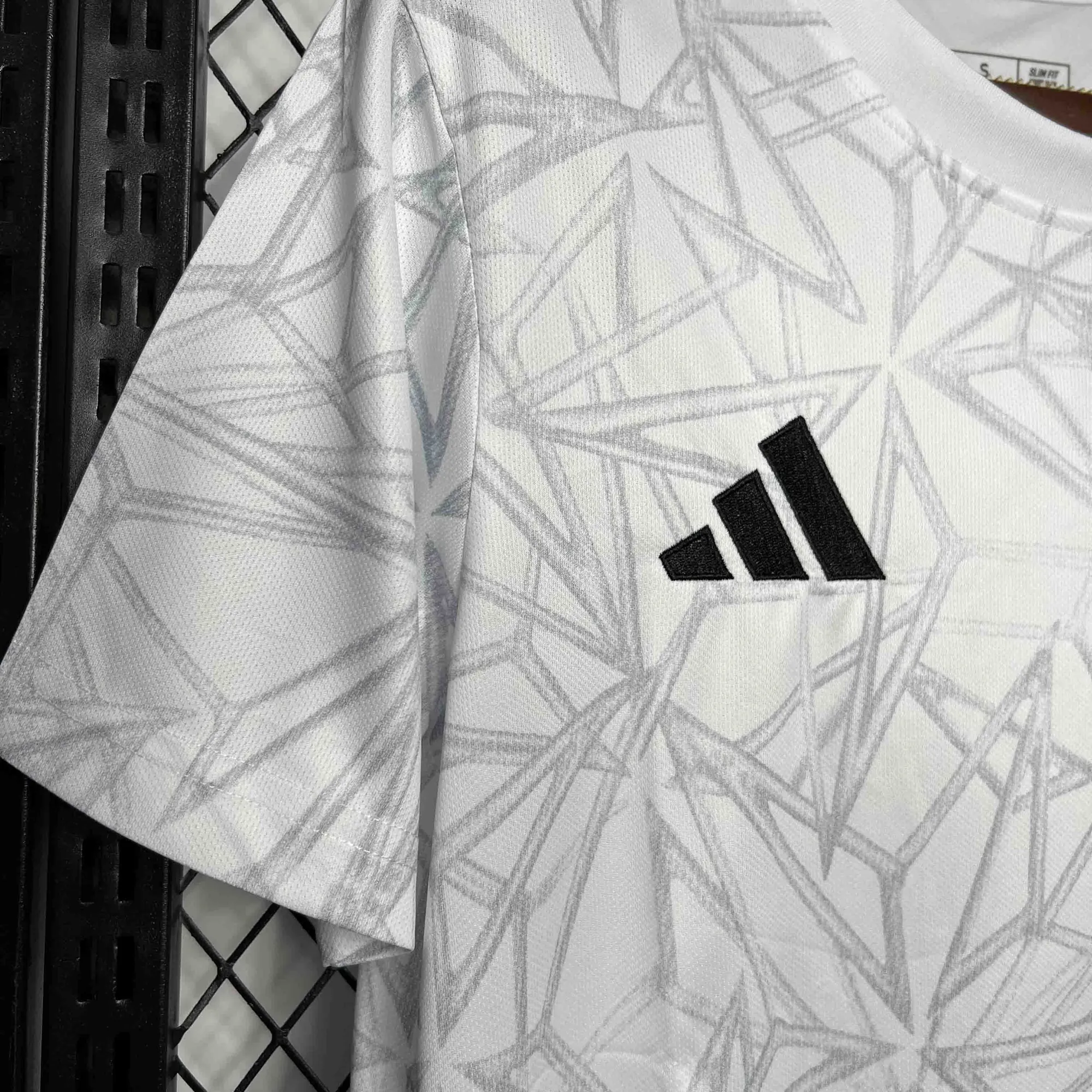 24-25 Real Madrid Training White Kit Soccer Uniform AAAAJersey Dropshiping Yupoo 1