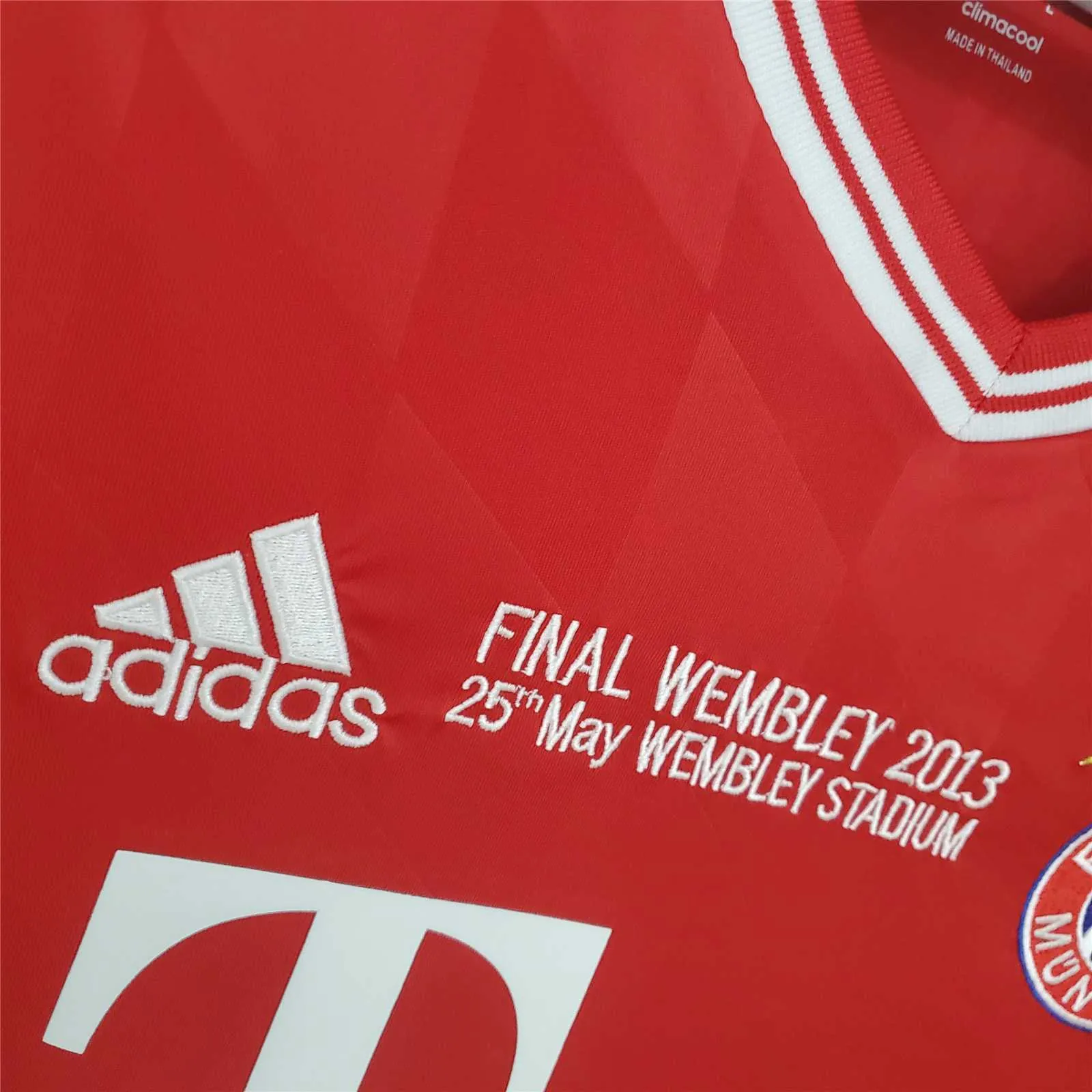 13-14 Bayern Munich Champions League home long sleeve 10