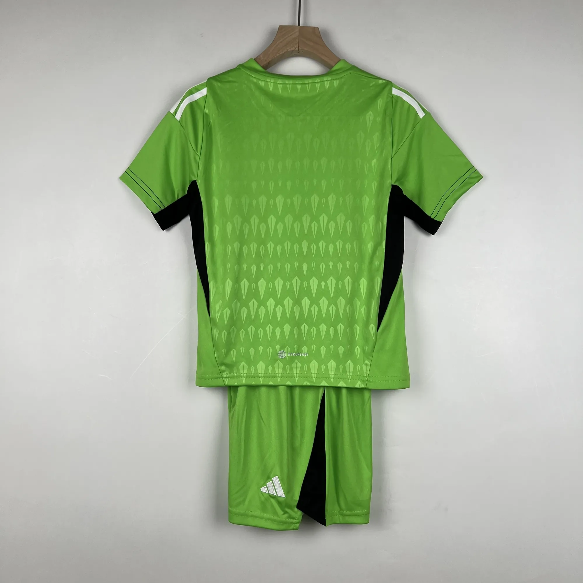 23-24 Kids Goalkeeper Real Madrid Green Size 16-28 6