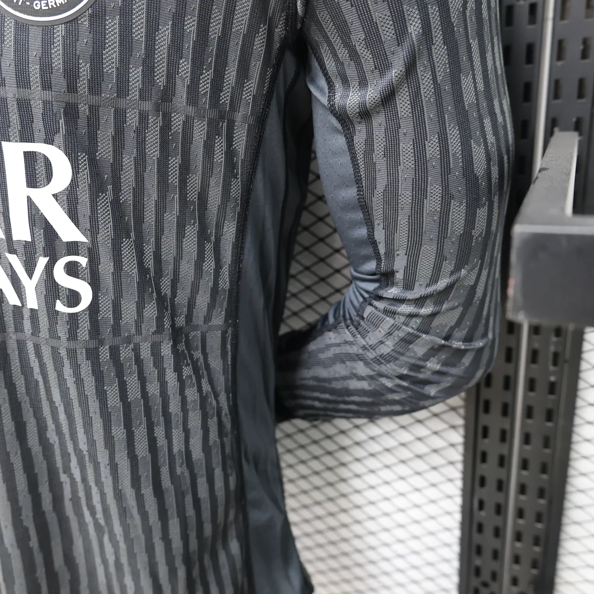 2025-26 PSG Away long sleeved football jersey player version AAAA Jersey Drop ship Yupoo 2