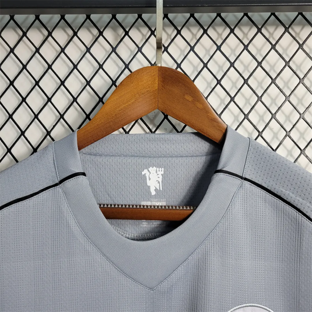 07-08 Manchester United gray goalkeeper Long Sleeve 1