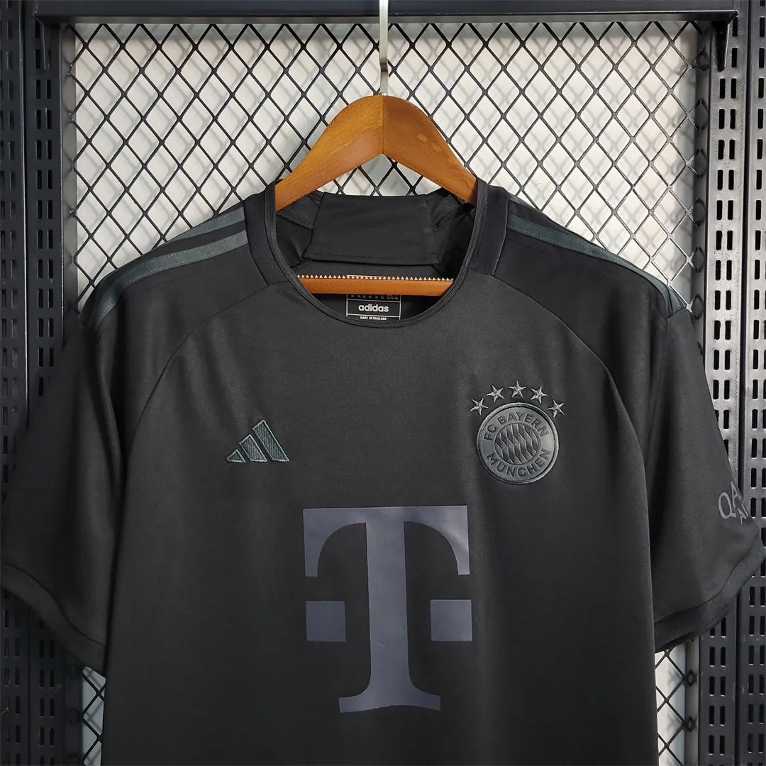 23-24 Bayern Black Special Edition 3