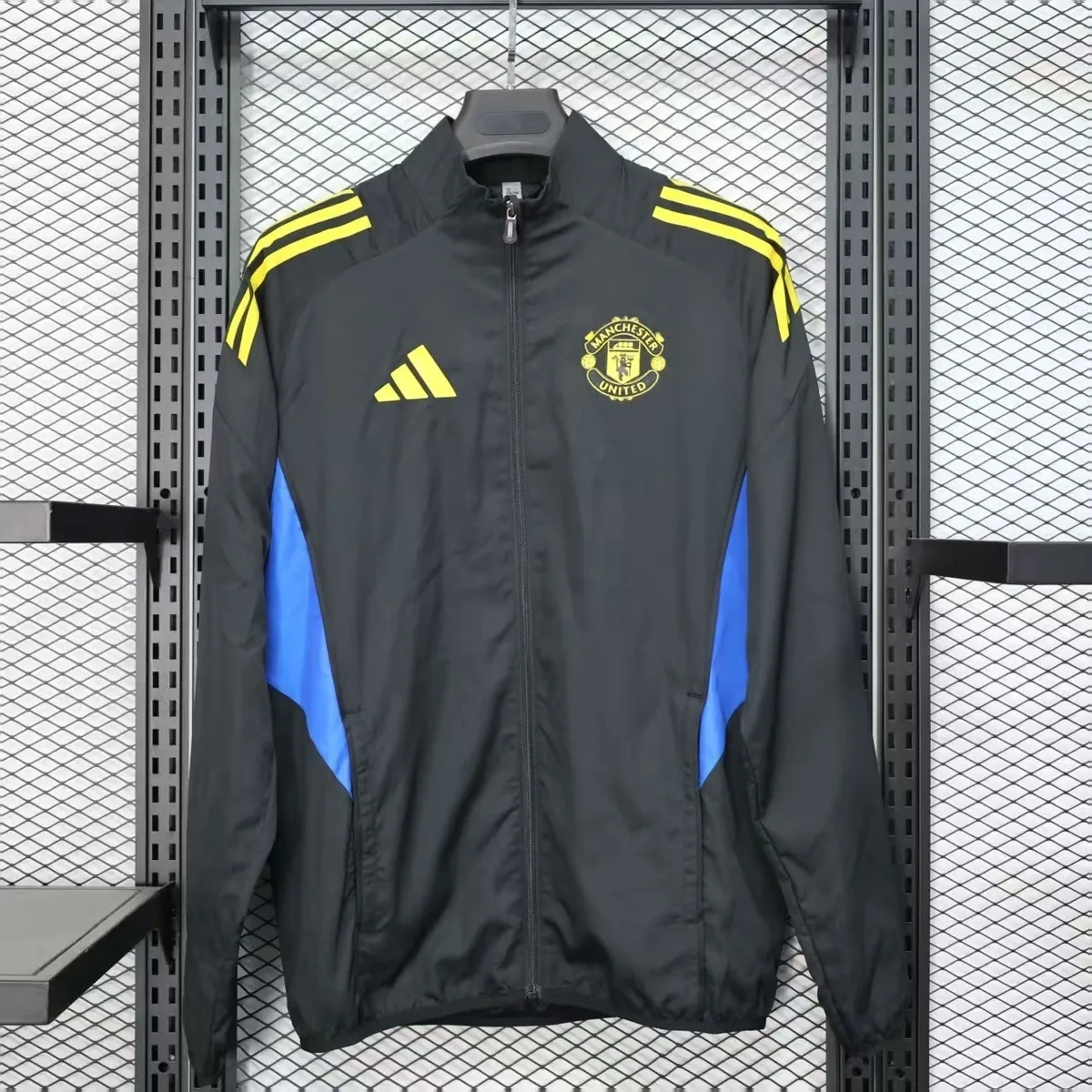 25-26 Manchester United Black Windbreaker Jacket AAAAJersey Supply Yupoo 6