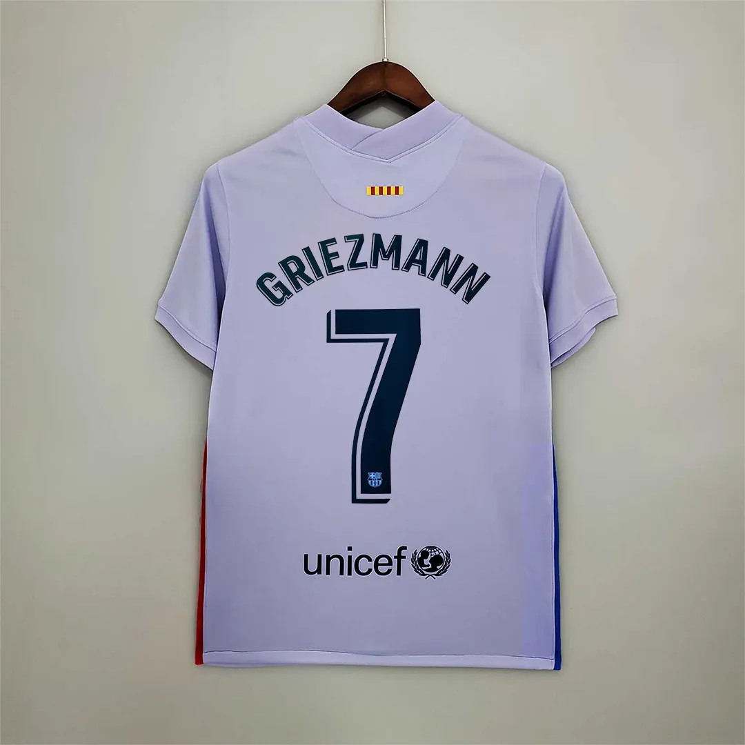 21-22 Barcelona away 17