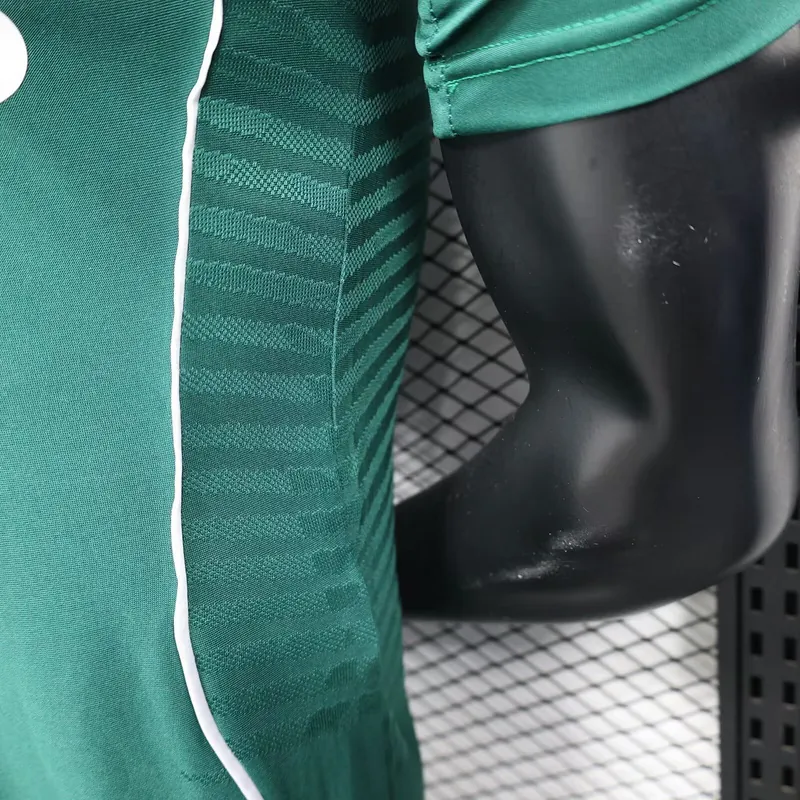 25-26 Real Madrid Green Special Edition Kit Player Version Shirt AAAAJersey Wholesale Yupoo 1