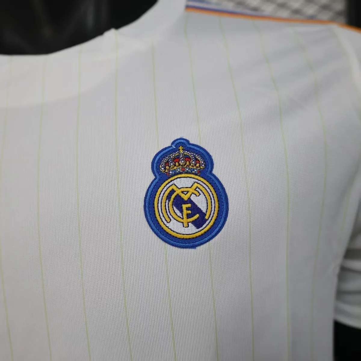 25-26 Real Madrid Casual Retro Style Football White Shirt Apparels AAAAJersey Dropship Yupoo 5
