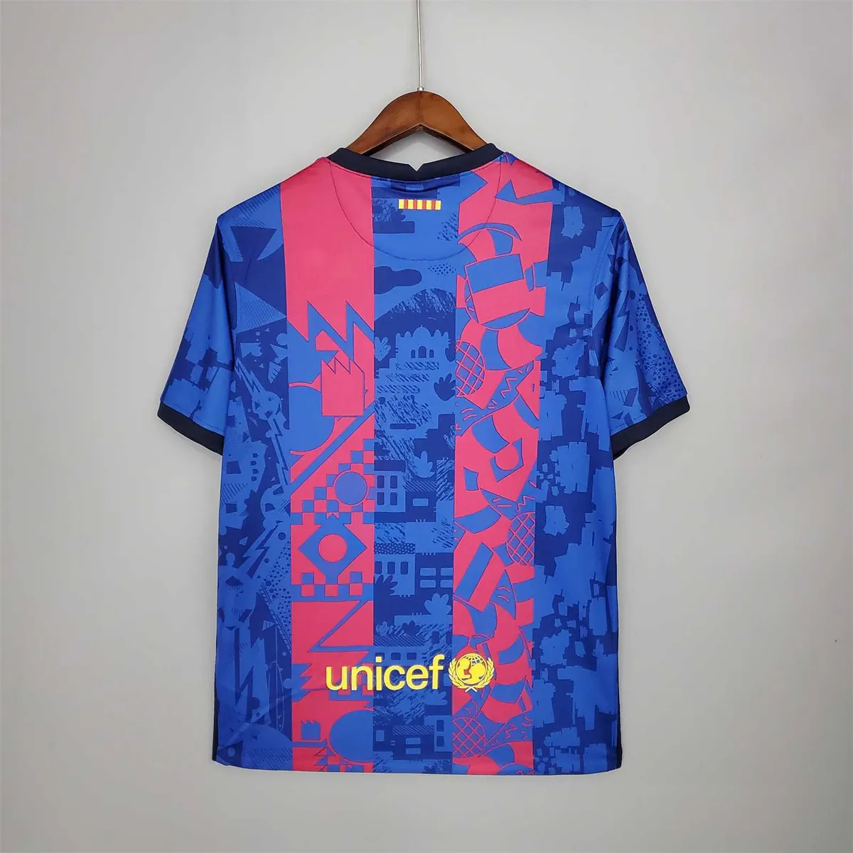 21-22 Barcelona third away 15