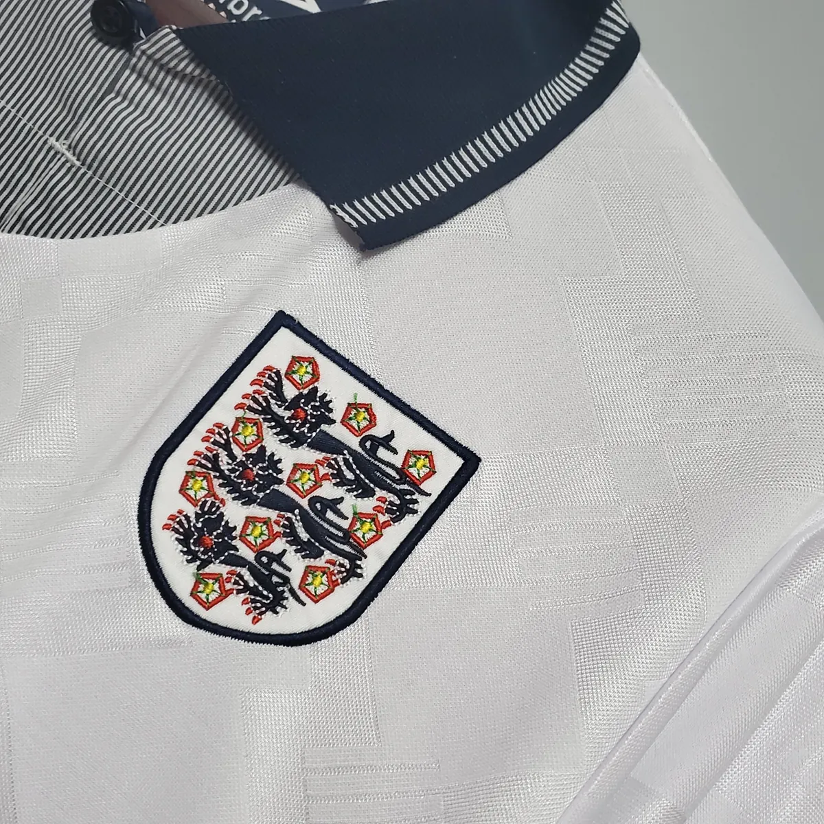 1990 England home 3
