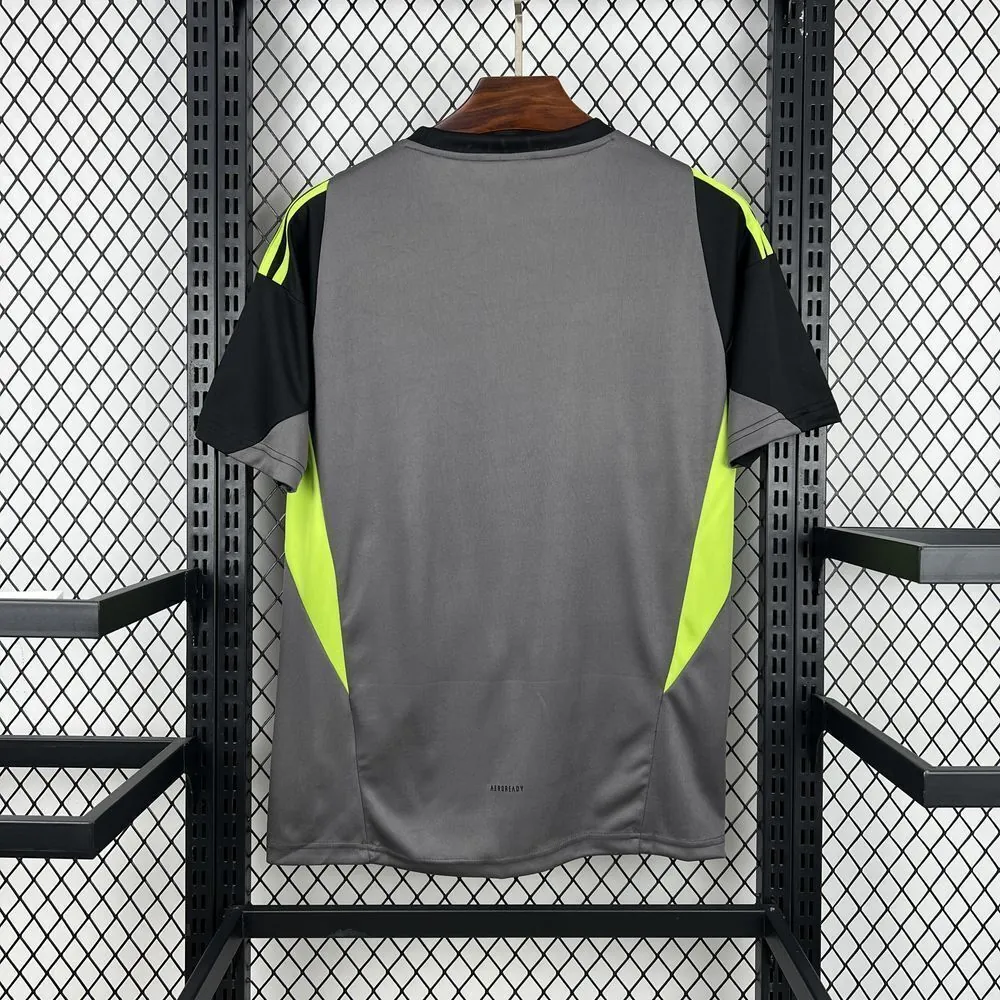 25-26 Real Madrid Goalkeeper Kit Football T-Shirt AAAAJersey Wholesale Yupoo 2