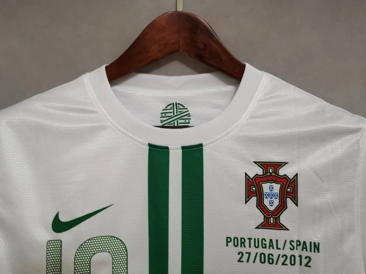 2012 Portugal away white 5