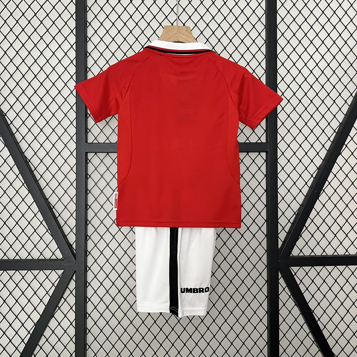 99-00 Manchester United Home Retro Kid Kits Youth Apparels AAAAJersey Wholesale Yupoo 4