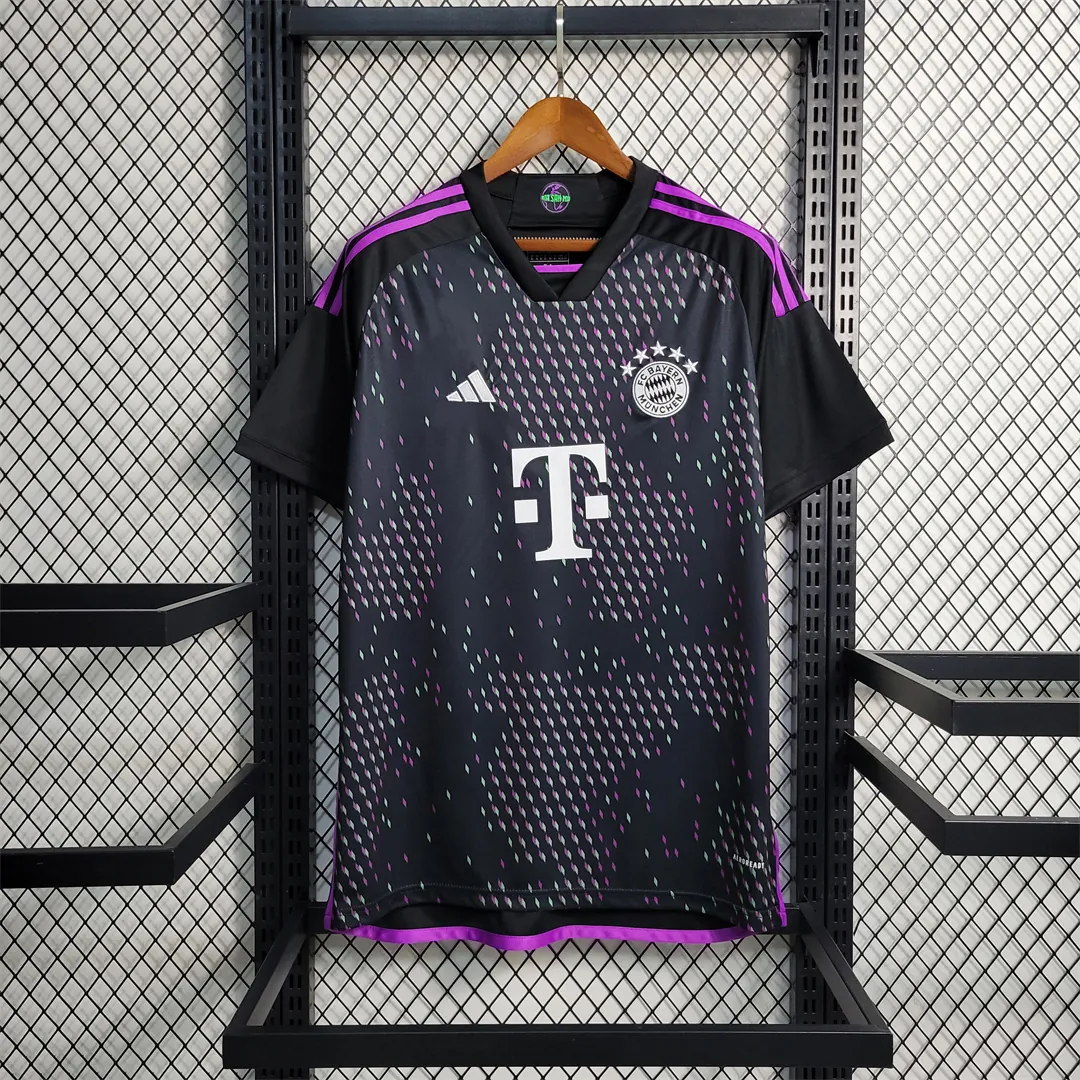 23-24 Bayern away 10