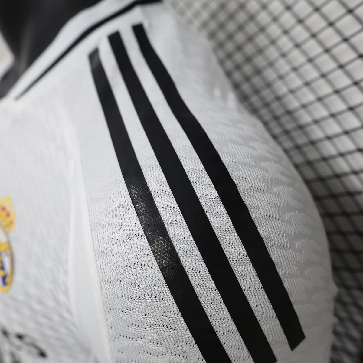 24-25 Real Madrid Home Kit Player Version Shirt With All Kind of Badges Soccer AAAAJerseys Yupo 17