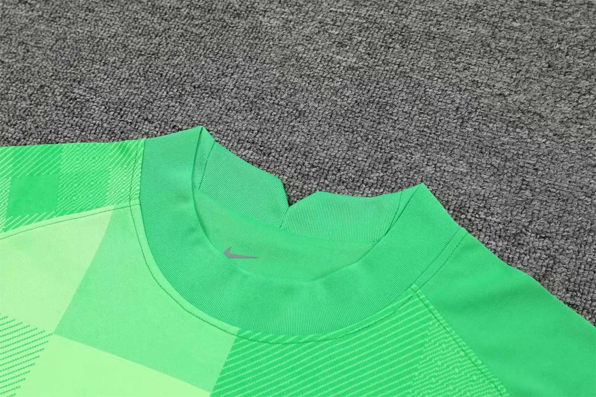 21-22 Barcelona green goalkeeper long sleeve 10