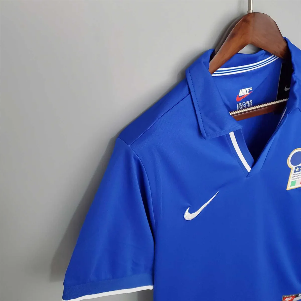 1998 Italy home 4