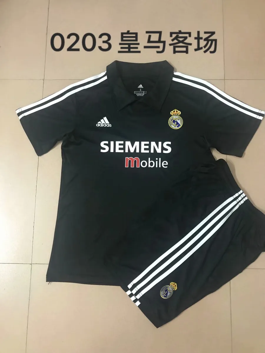 02-03 Real Madrid away - 3 2