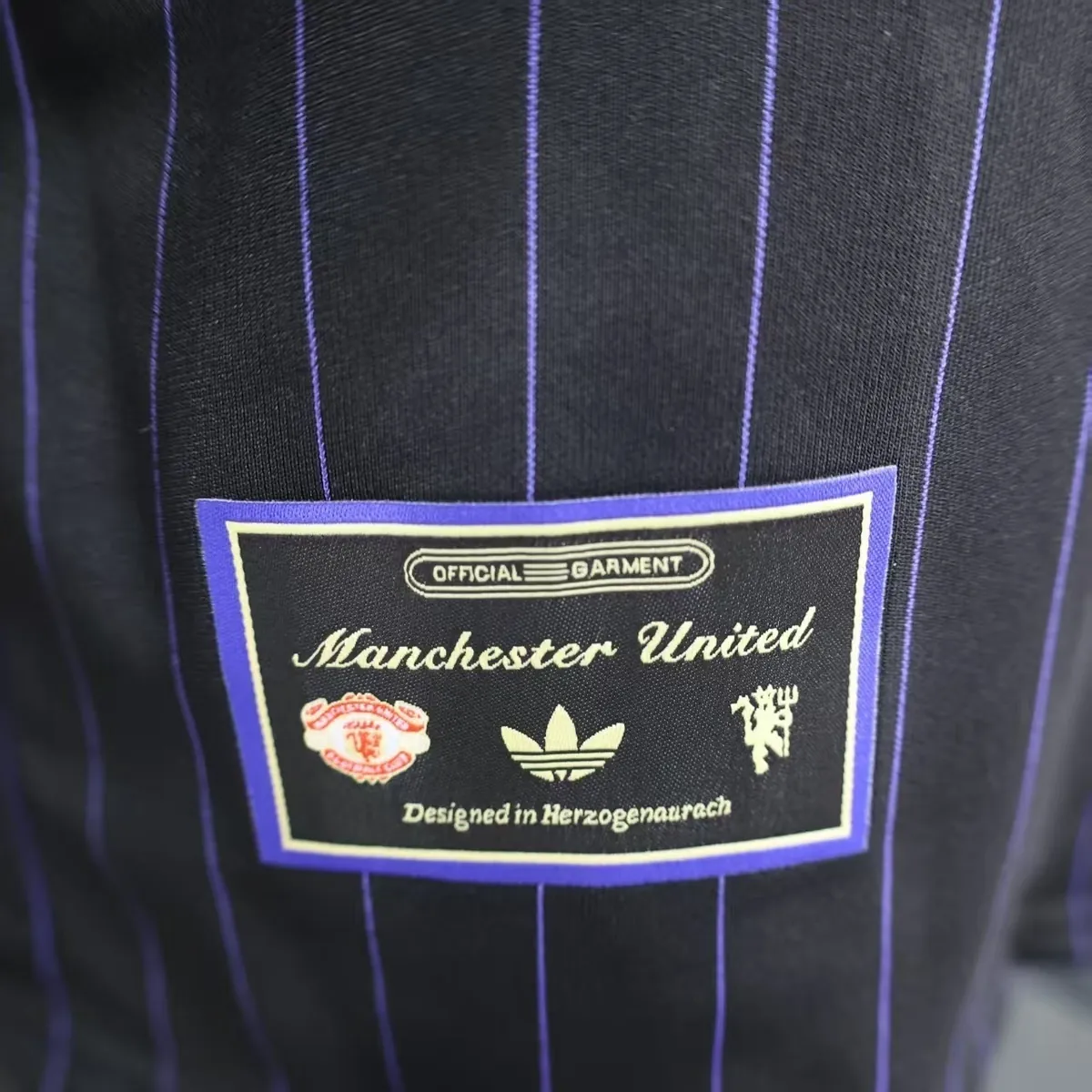 25-26 Manchester United Casual Retro Style Football Shirt Apparels AAAAJersey Wholesale Yupoo 6