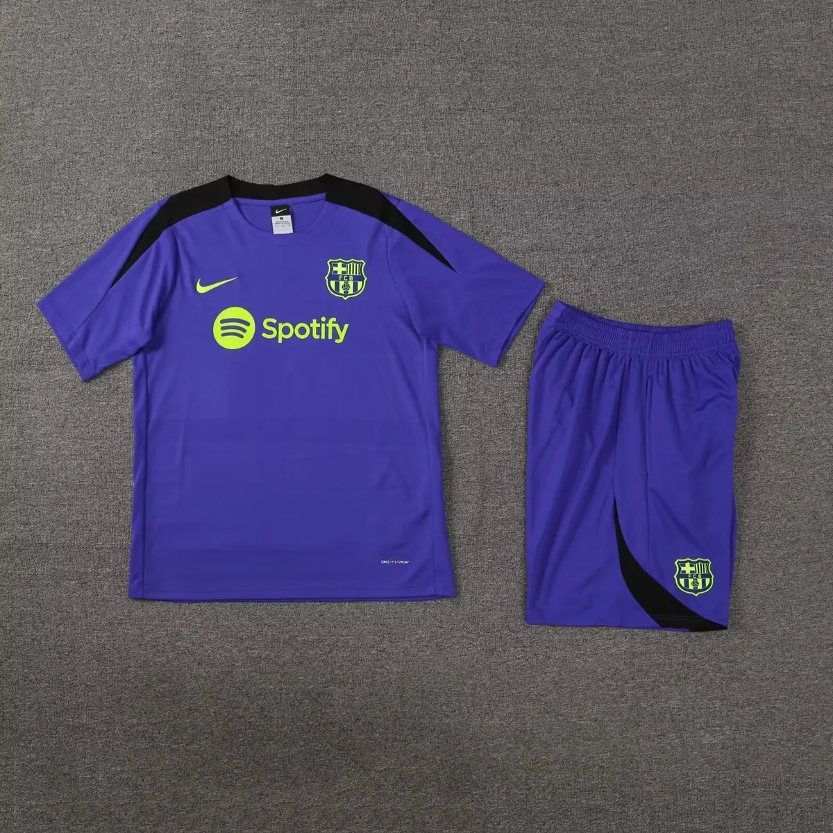 24-25 Barcelona Training Soccer Jerseys Football Shirts 1