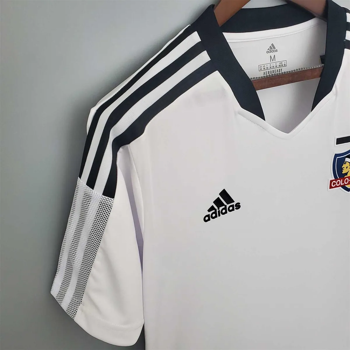 Colo-Colo 13-time champion version home 4
