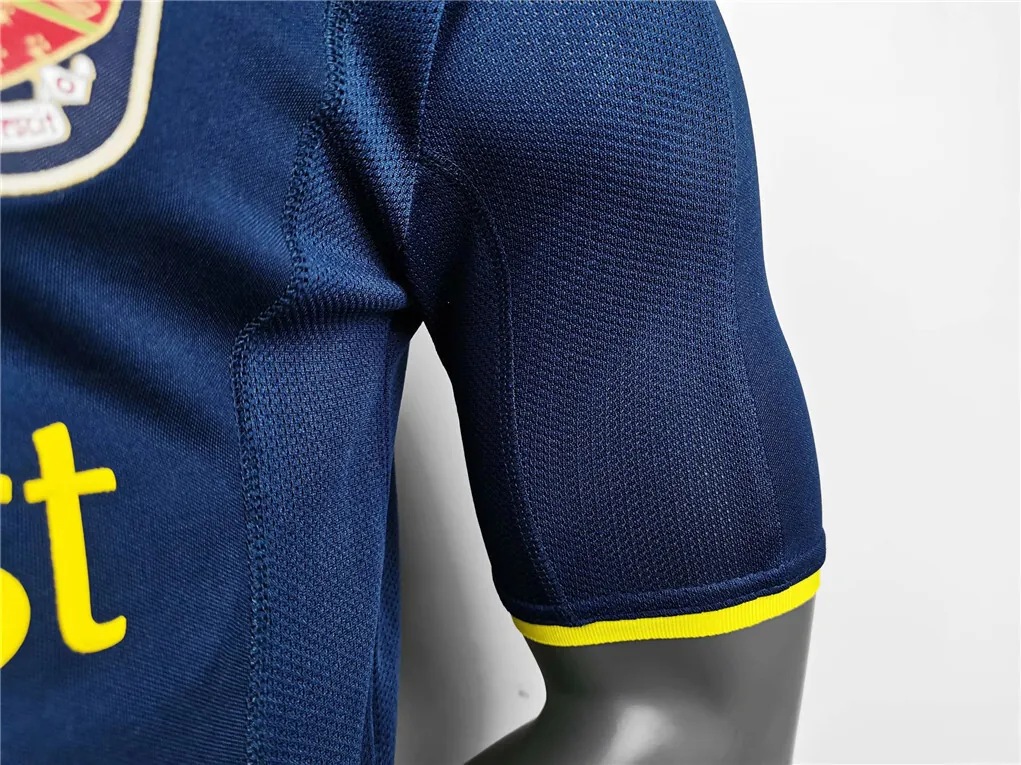 00-01 Arsenal away 4
