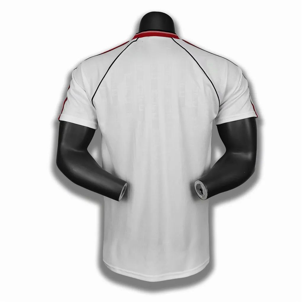 88-90 Manchester United away 5