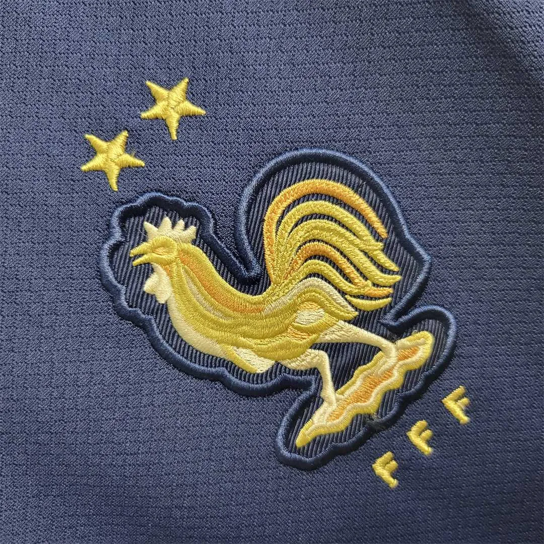 2022 France home 10