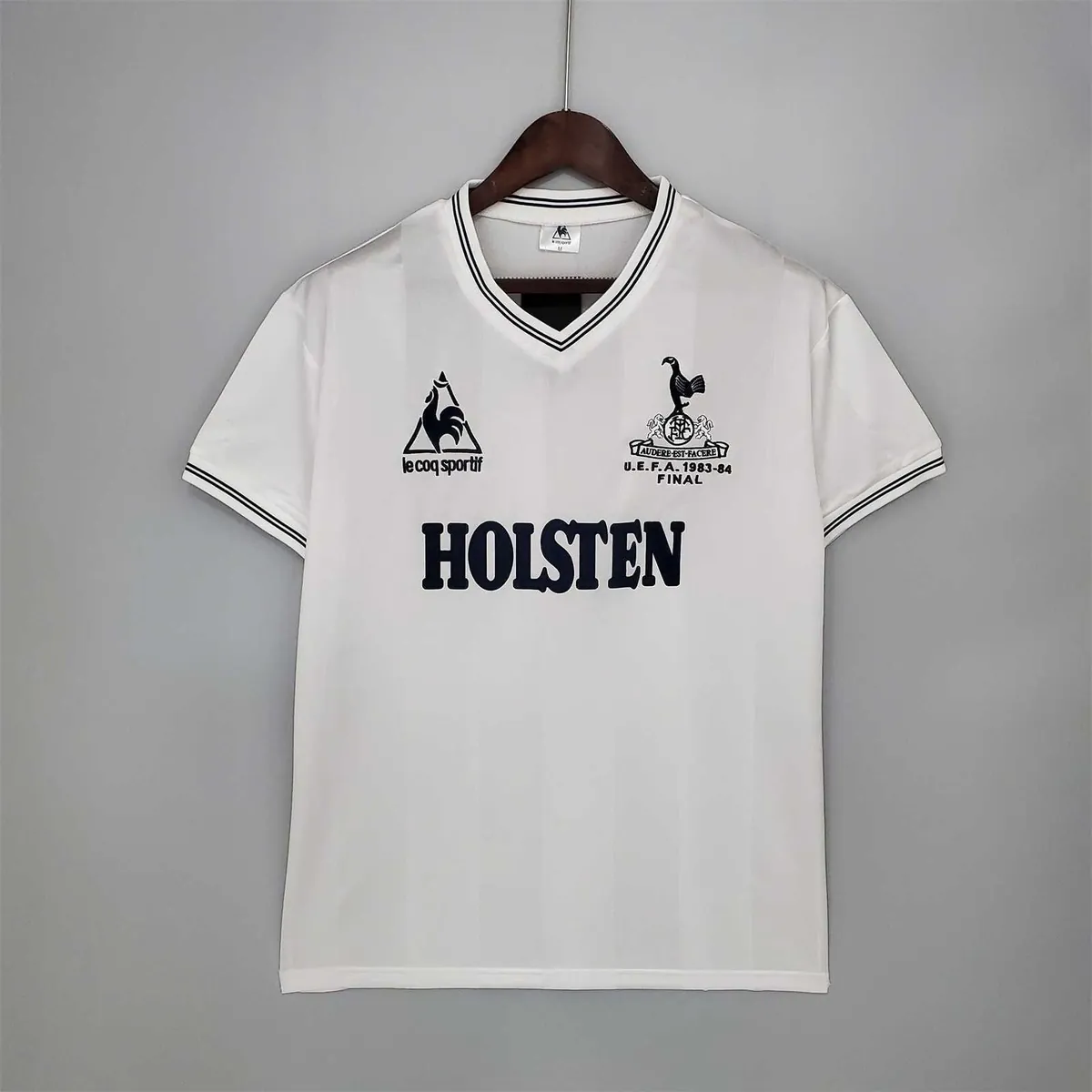 83-84 Tottenham Hotspur home 8