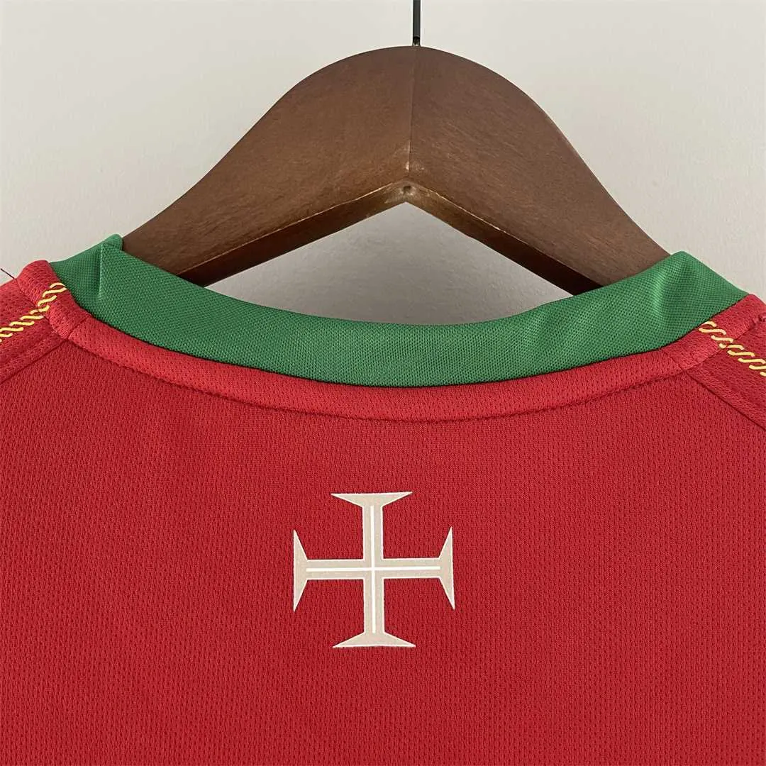 2006 Portugal home 6