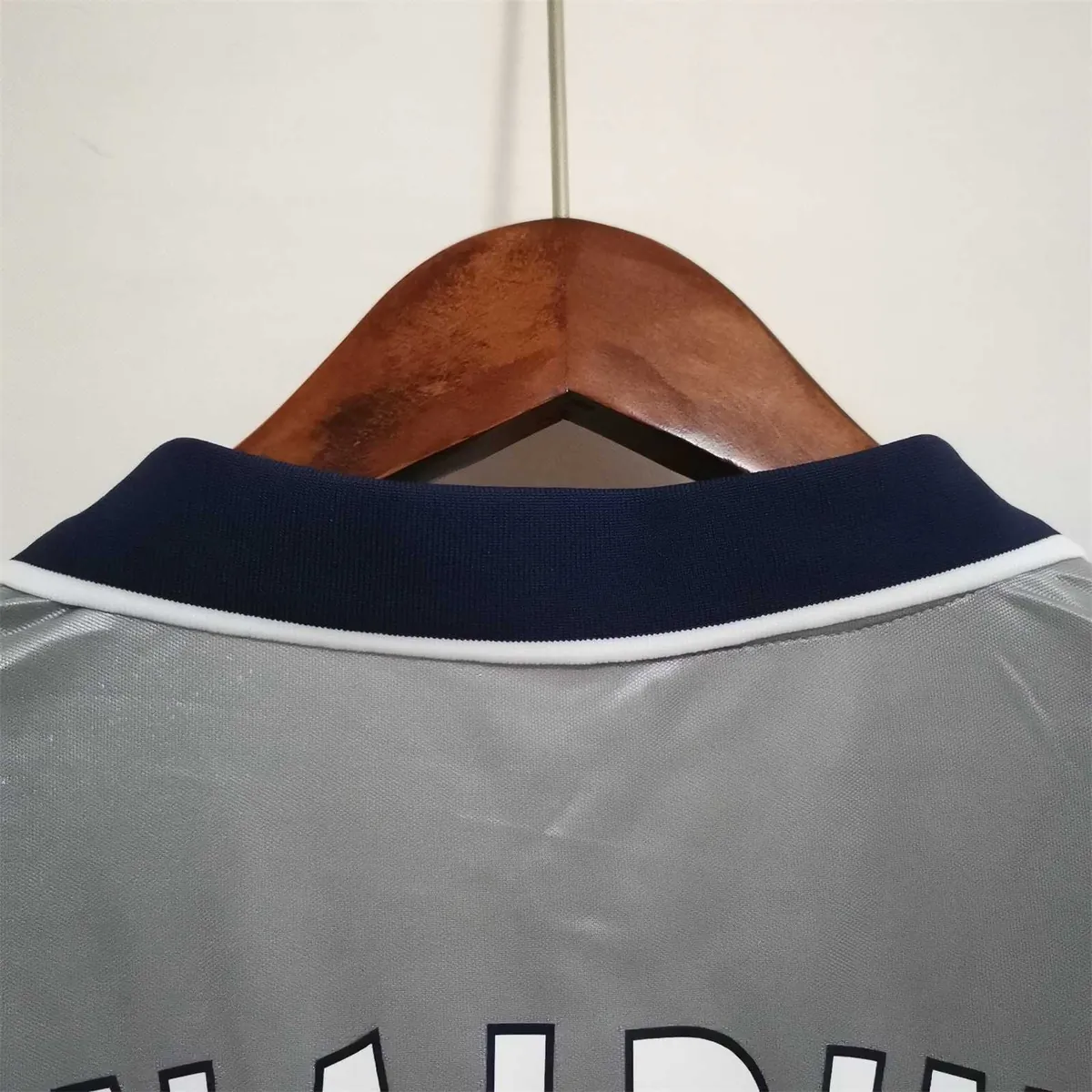 2000 PSG away grey 10