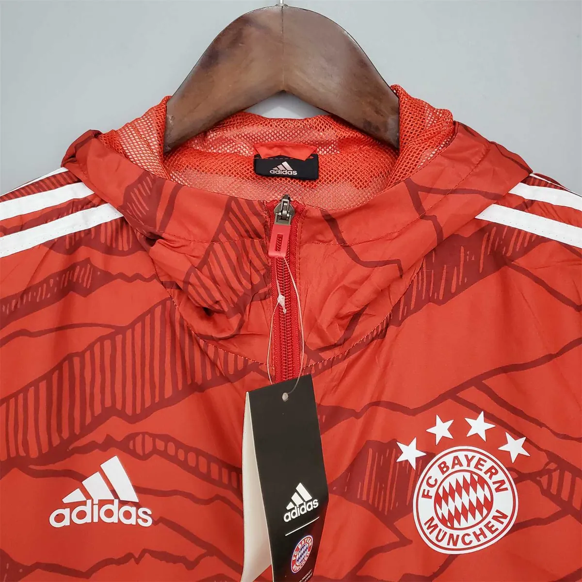 21-22 Bayern Red Windbreaker1684404583000 6