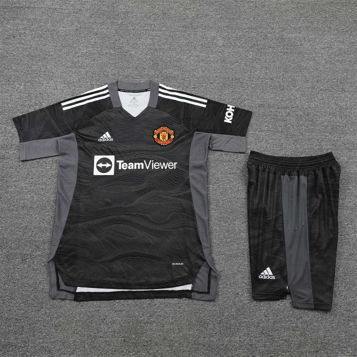 21-22 Manchester United black goalkeeper 11