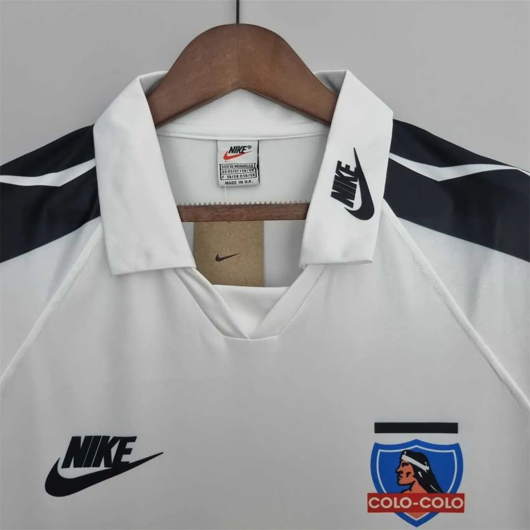 95 Colo-Colo home 5