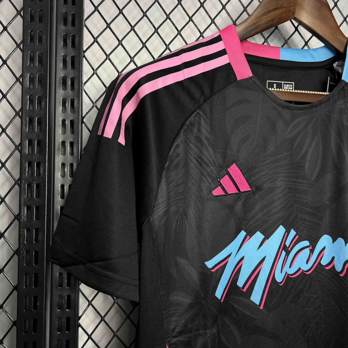 24-25 Inter Miami Special Edition Black Kit Soccer Uniform AAAAJerseys Dropshipping Yupoo 1