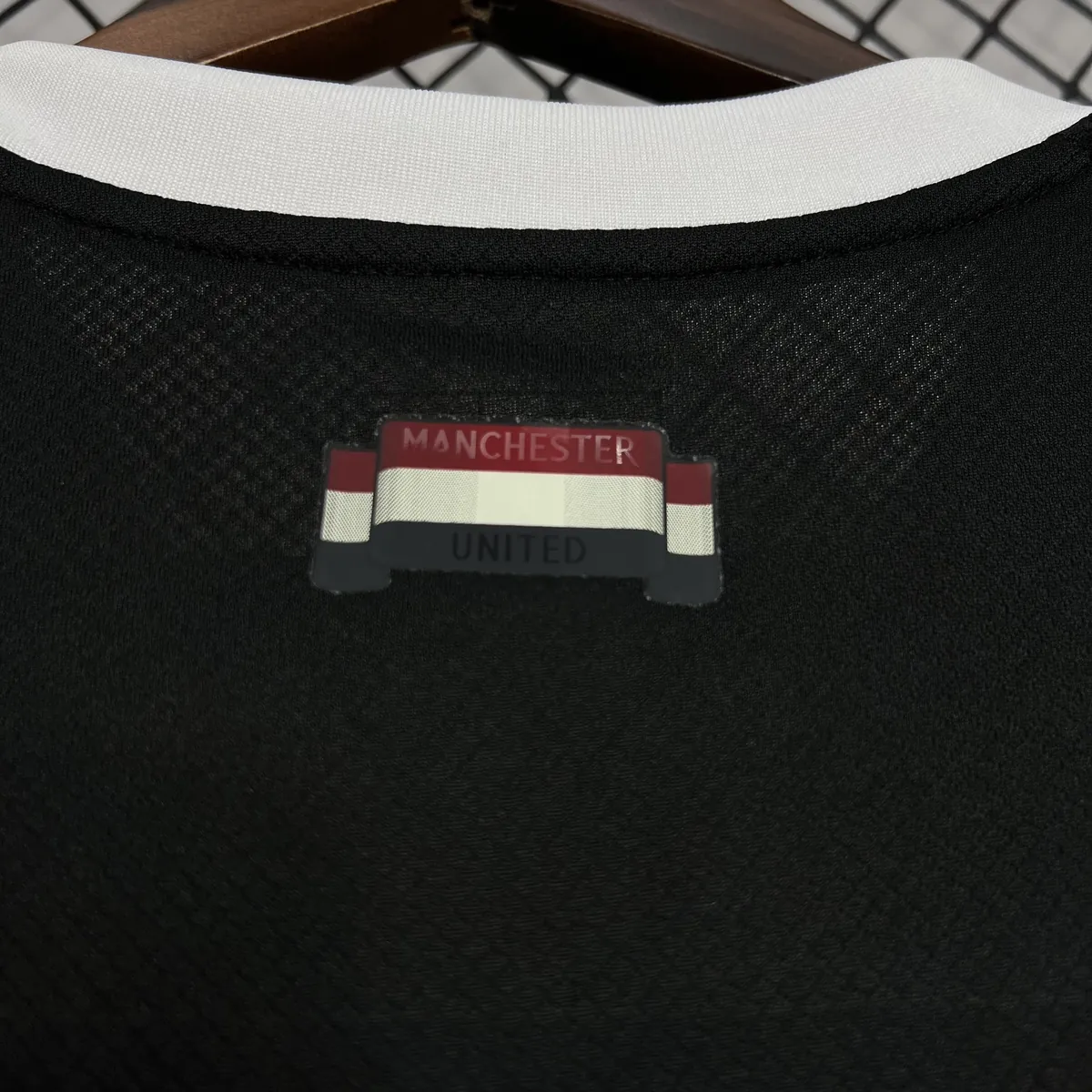 24-25 Manchester United Black Goalkeeper Kit AAAAJersey Supplier Yupoo 5