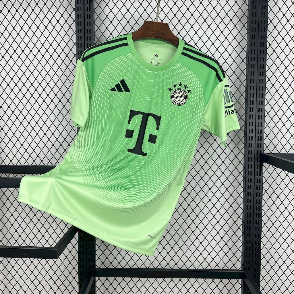 25-26 Bayern Munich Green Goalkeeper Shirt Football Uniform AAAAJersey Wholesale Yupoo 5