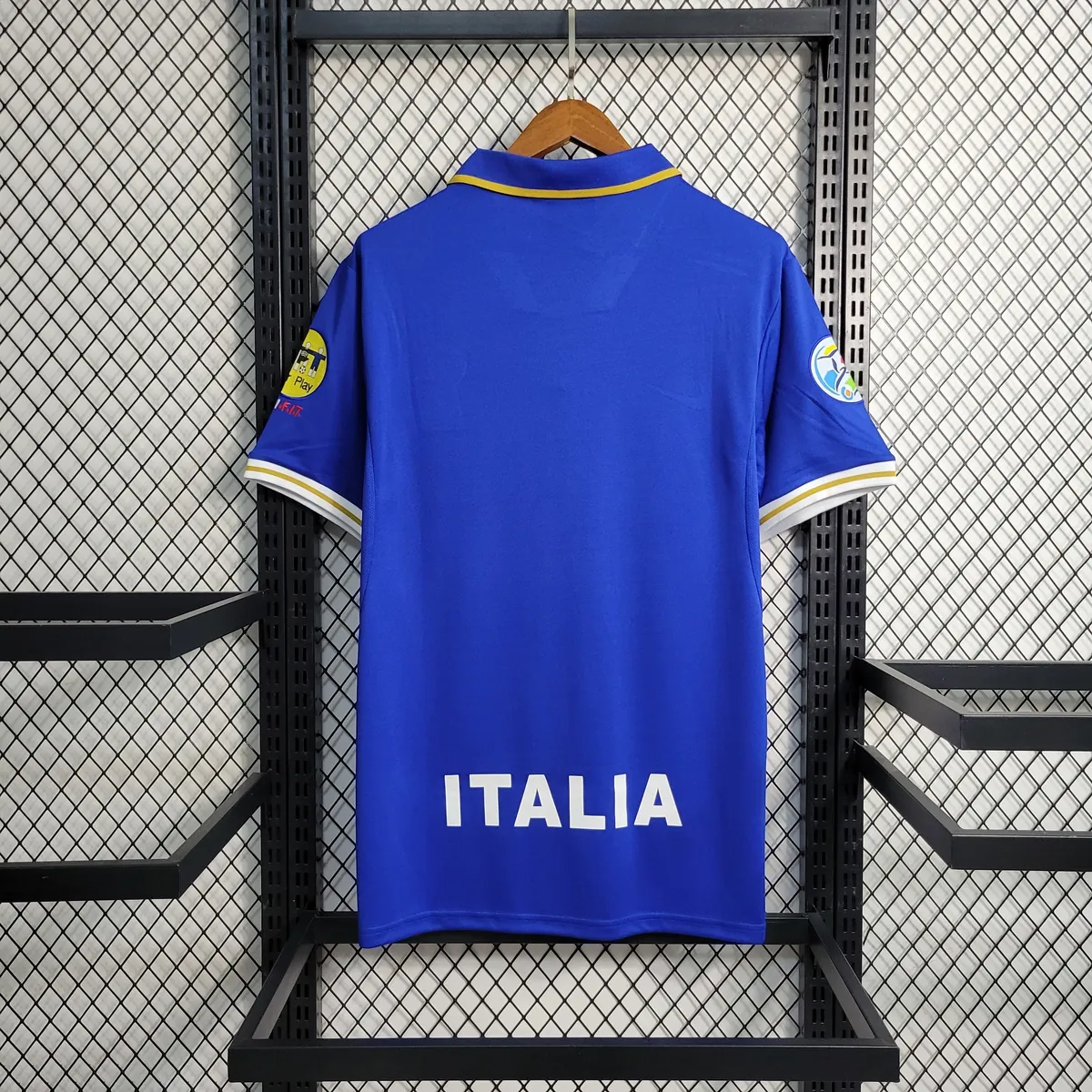 1996 Italy home 7