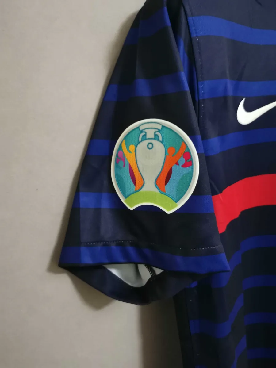 2020 France home 15