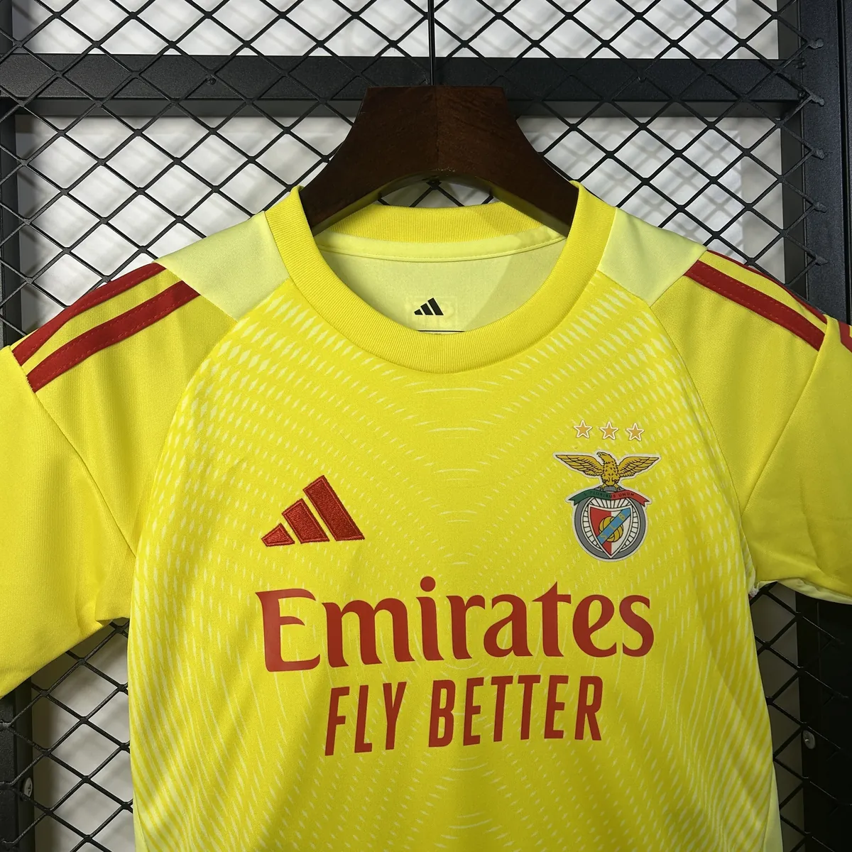 25-26 Benfica Yellow Goalkeeper Kid Kits Youth Apparels Sino AAAAJersey Supply Yupoo 1