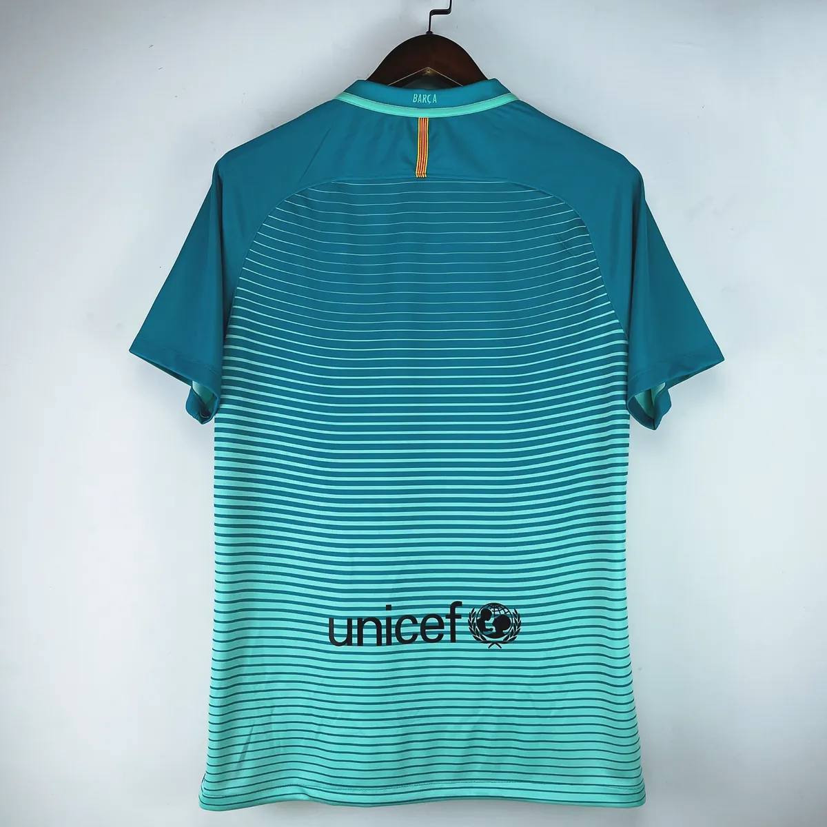 16-17 Barcelona Third green retro jersey 1