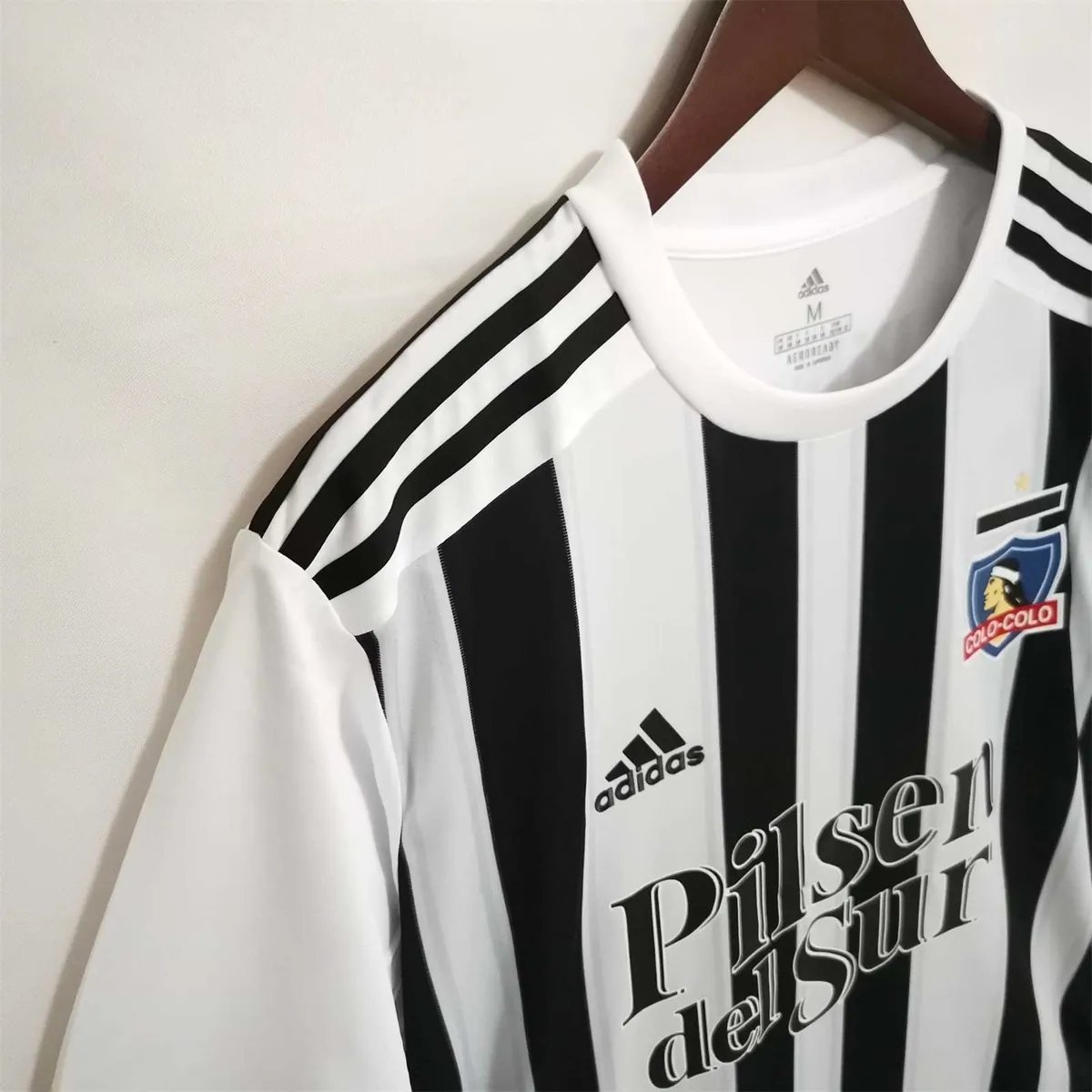 Colo Colo black and white vertical bars 2