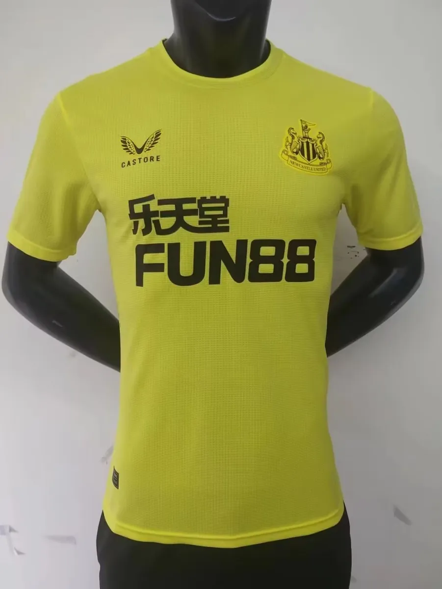 22-23 Newcastle goalkeeper yellow player version 7