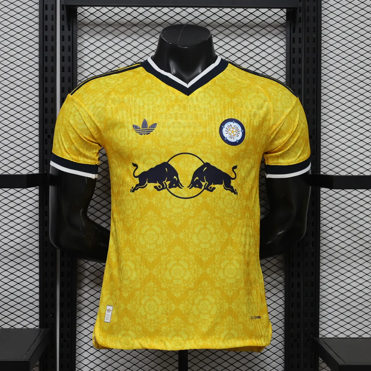 26-27 Leeds United Mens Away Kit Football Player Version T-Shirt AAAAJersey Supply Yupoo 8 3