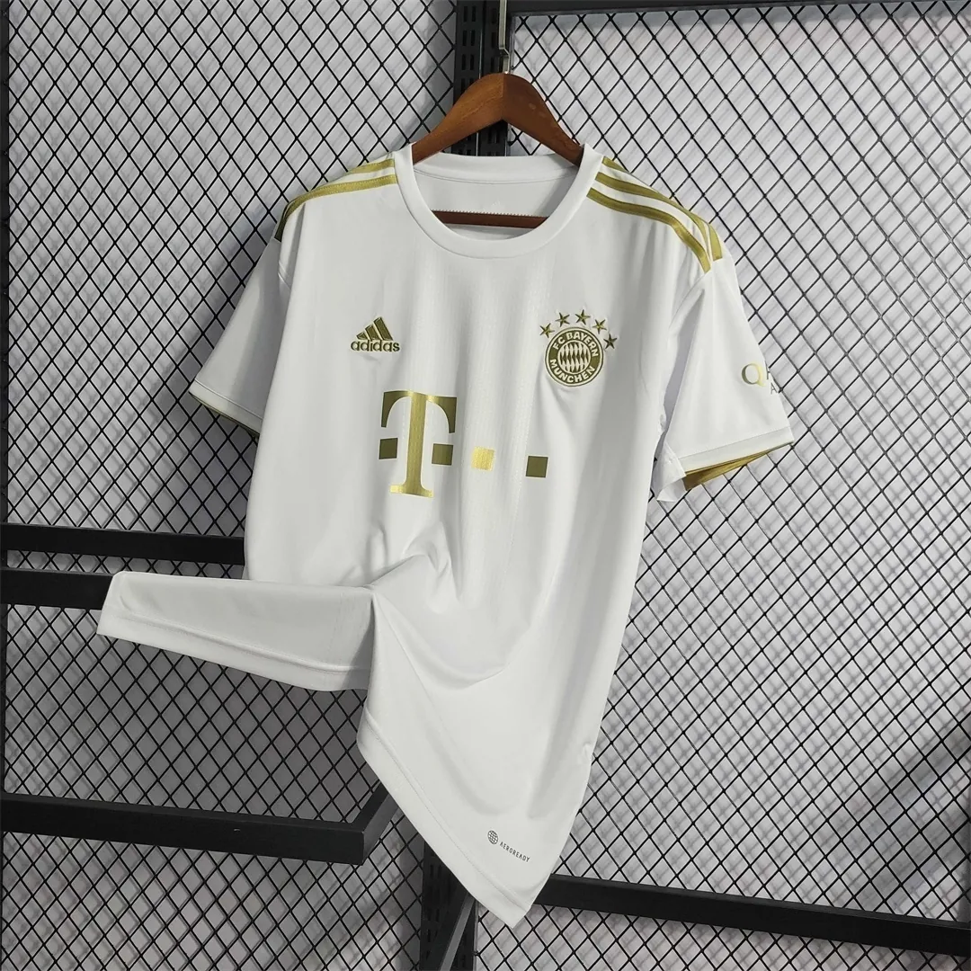 22-23 Bayern away 9