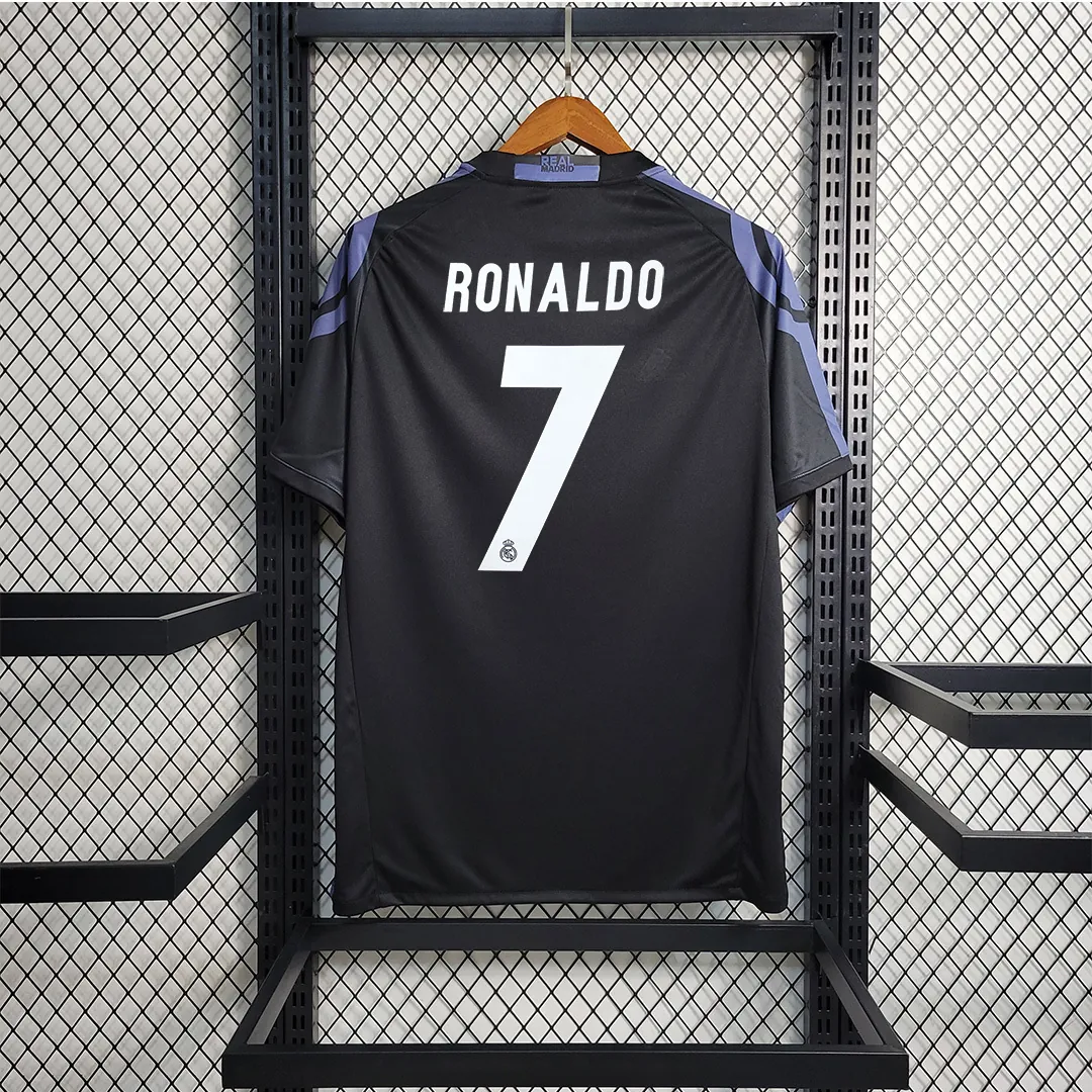 16-17 Real Madrid third away 11