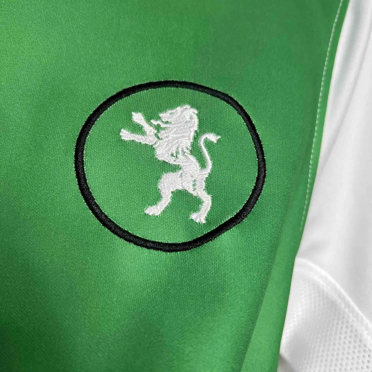 24-25 Sporting Lisbon 100th Anniversary Edition Kit Football Shirt AAAAJersey Supplier Yupoo 1