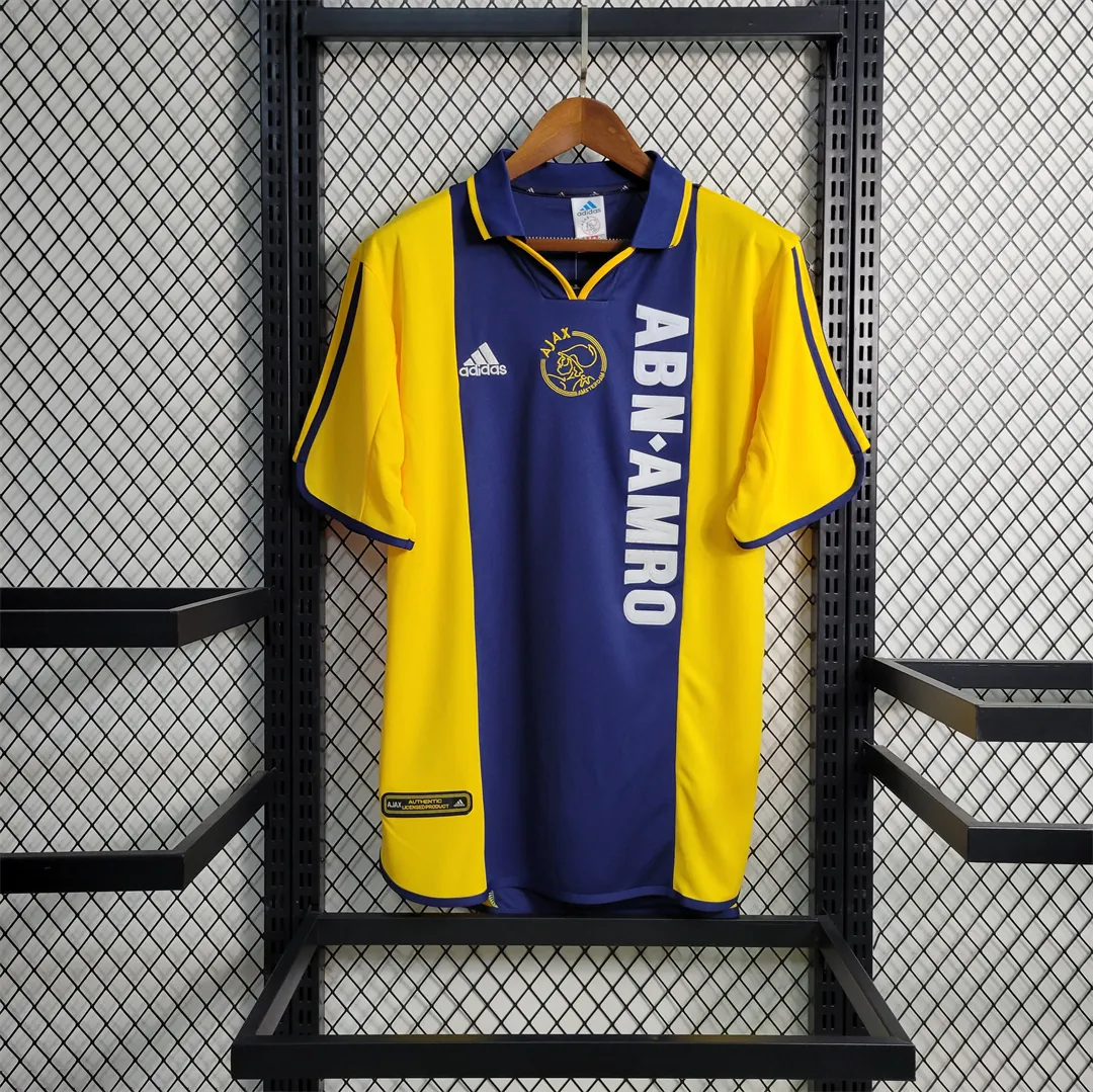 00-01 Ajax away 10
