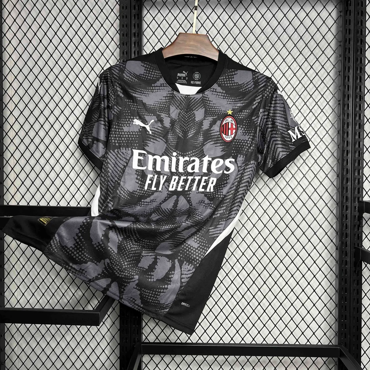 24-25 AC Milan Goalkeeper Black Kit AAAAJersey Supplier Yupoo 4